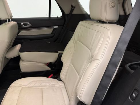 Used 2018 Ford Explorer Platinum AWD/4WD image 15