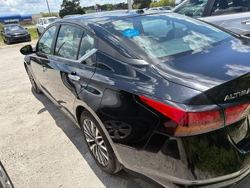 Used 2025 Nissan Altima 2.5 SV FWD image 7