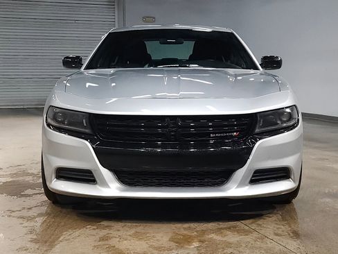 Used 2022 Dodge Charger SXT w/ Blacktop Package image 2