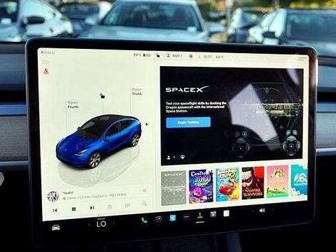 Used 2023 Tesla Model Y Long Range image 32