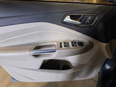 Used 2019 Ford Escape SE FWD image 5