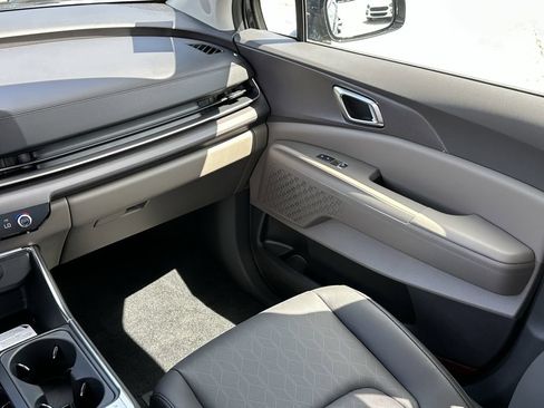 New 2026 Kia Carnival SX FWD image 12