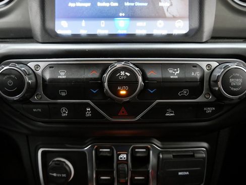 Used 2023 Jeep Gladiator Overland image 22