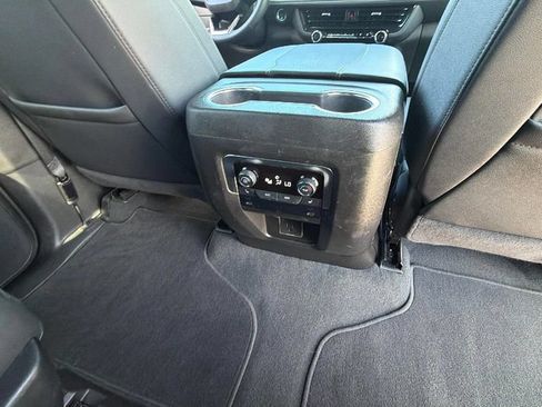Certified 2025 Chevrolet Suburban Premier RWD image 33
