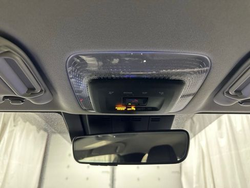 Used 2025 Toyota Prius XLE image 42