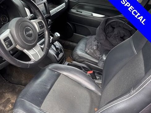 Used 2016 Jeep Compass Latitude image 9