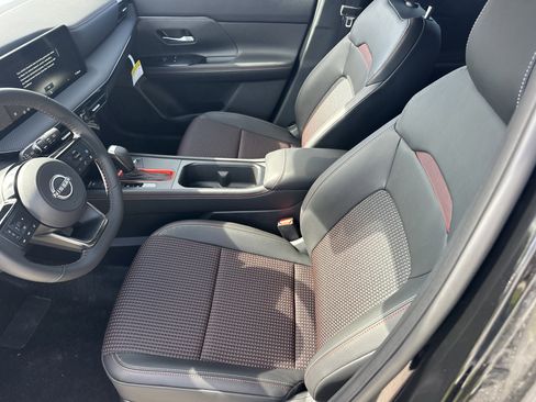 New 2026 Nissan Kicks SR FWD image 16