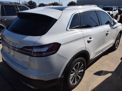 Used 2022 Lincoln Nautilus Reserve image 6