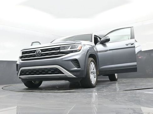 Used 2022 Volkswagen Atlas Cross Sport SE image 23