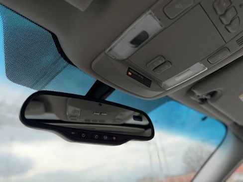 Used 2007 Cadillac DTS Luxury I w/ Sun And Sound Package image 23