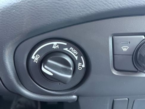 Used 2023 Nissan Frontier PRO-4X w/ Technology Package AWD/4WD image 18