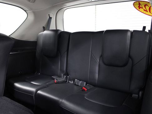 Used 2024 Nissan Armada SL image 27