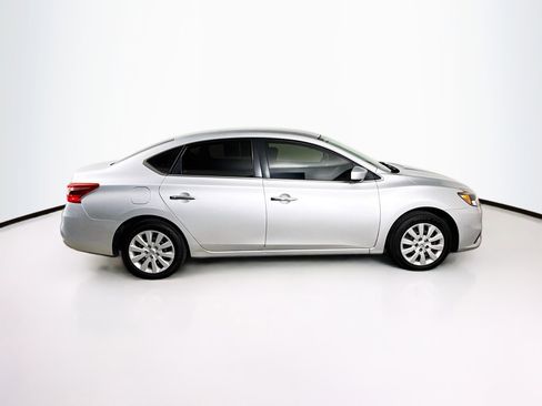 Used 2019 Nissan Sentra S image 2