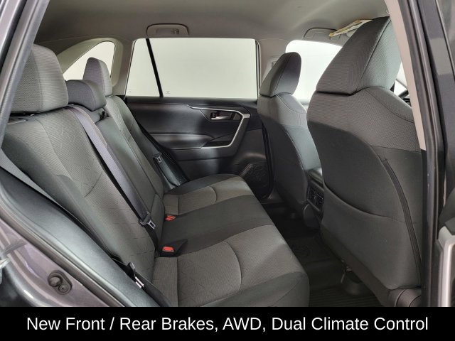 Used 2021 Toyota RAV4 XLE AWD/4WD image 17
