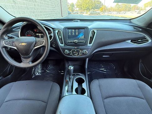 Used 2017 Chevrolet Malibu LS image 3