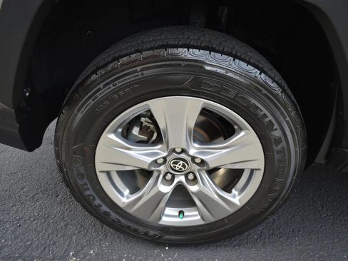 Used 2024 Toyota RAV4 XLE image 40