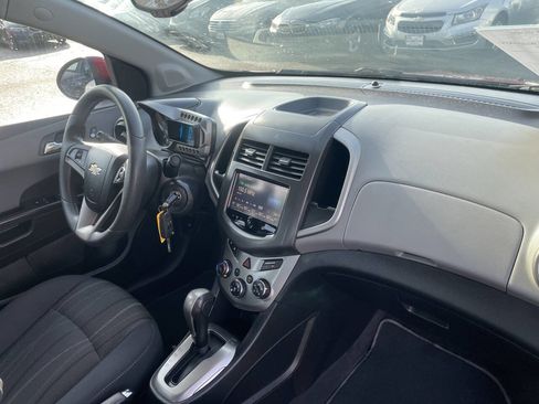 Used 2016 Chevrolet Sonic LT image 10