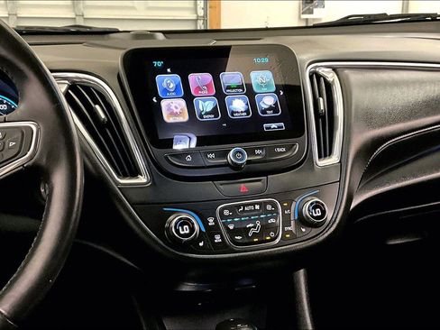 Used 2017 Chevrolet Malibu Hybrid w/ Leather Package image 7