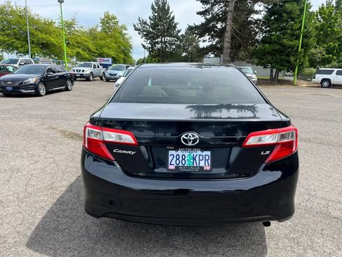Used 2014 Toyota Camry LE FWD image 4