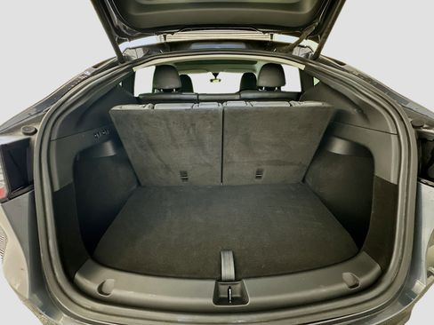 Used 2023 Tesla Model Y Long Range image 31