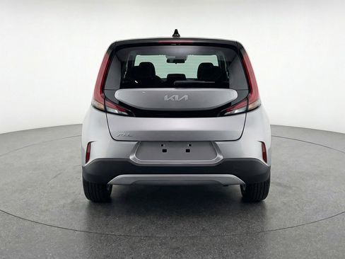 Used 2025 Kia Soul LX w/ LX Technology Package FWD image 7