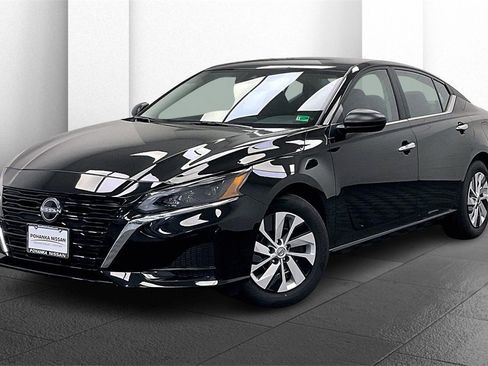 Certified 2025 Nissan Altima 2.5 S image 11