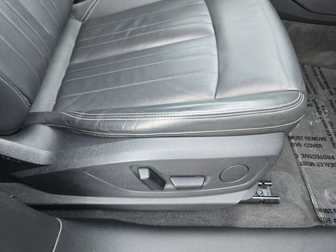 Used 2023 Audi e-tron Premium w/ Convenience Plus Package image 36