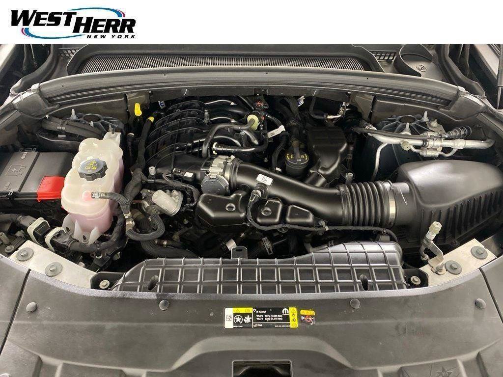 Used 2024 Jeep Grand Cherokee L Laredo AWD/4WD image 15