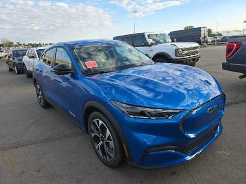 Used 2025 Ford Mustang Mach-E Select w/ Comfort Package Lite image 3