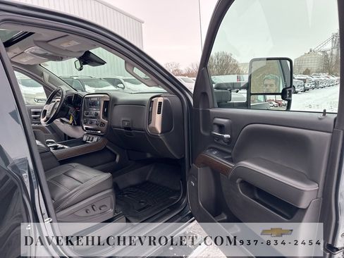 Used 2017 GMC Sierra 2500 Denali w/ Duramax Plus Package image 27