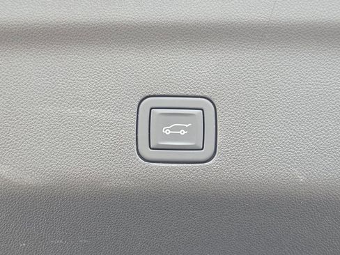 Used 2023 GMC Yukon Denali Ultimate AWD/4WD image 38