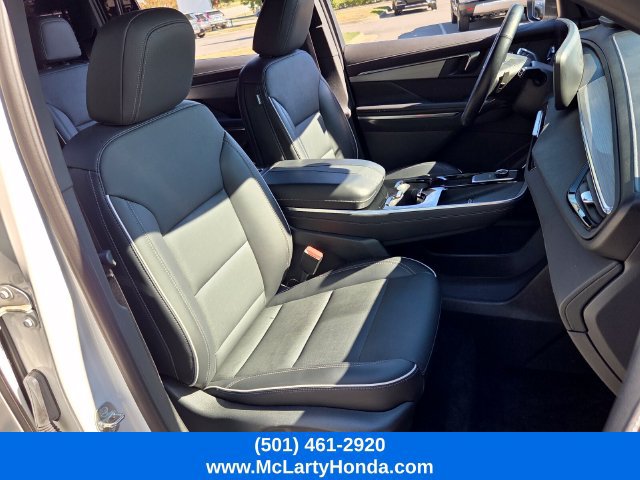 Used 2025 Buick Enclave Preferred FWD image 19