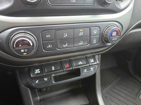 Used 2017 GMC Canyon Denali image 32