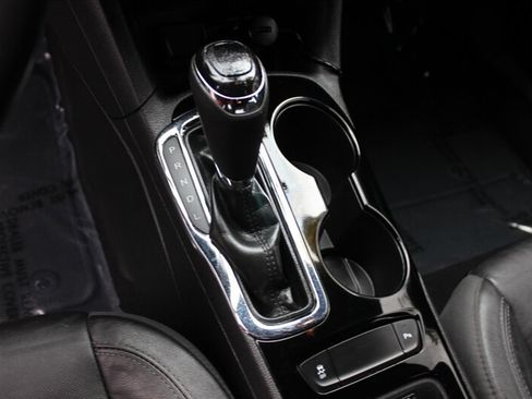 Used 2017 Chevrolet Cruze Premier FWD image 12