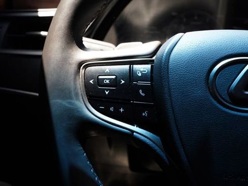 Used 2023 Lexus ES 350 w/ Premium Package FWD image 30
