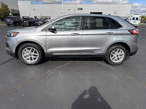 Used 2024 Ford Edge SEL image 3
