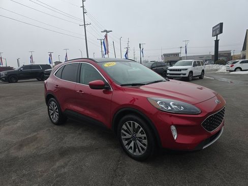 Used 2022 Ford Escape Titanium w/ Class II Trailer Tow Package image 3