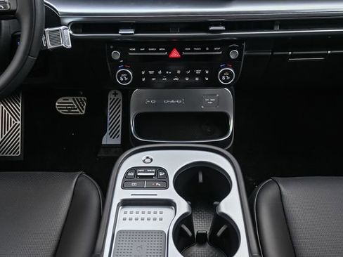 New 2026 Hyundai Ioniq 9 Calligraphy image 16