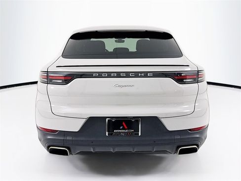 Used 2022 Porsche Cayenne Coupe image 10