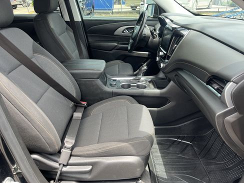 Used 2020 Chevrolet Traverse LT FWD image 16