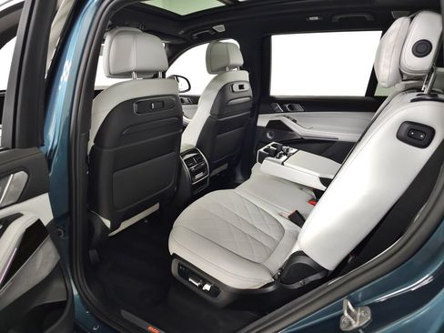 Used 2024 BMW X7 xDrive40i w/ Premium Package AWD/4WD image 41