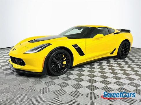 Used 2015 Chevrolet Corvette Z06 w/ 3LZ Preferred Equipment Group RWD image 3