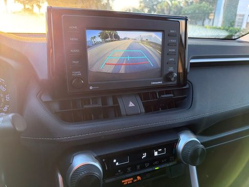 Used 2022 Toyota RAV4 LE FWD image 8