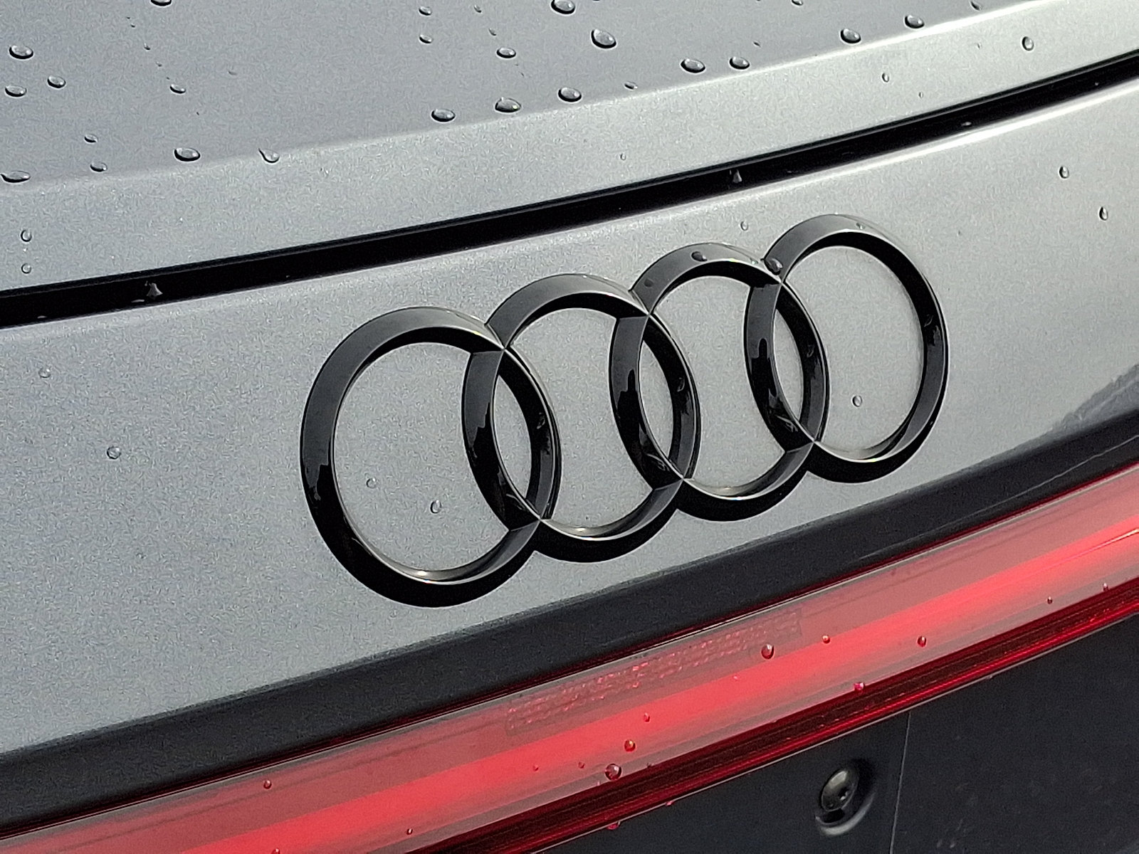 Used 2022 Audi e-tron GT Prestige AWD/4WD image 35