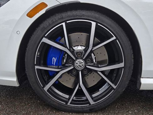 Used 2022 Volkswagen Golf R AWD/4WD image 10