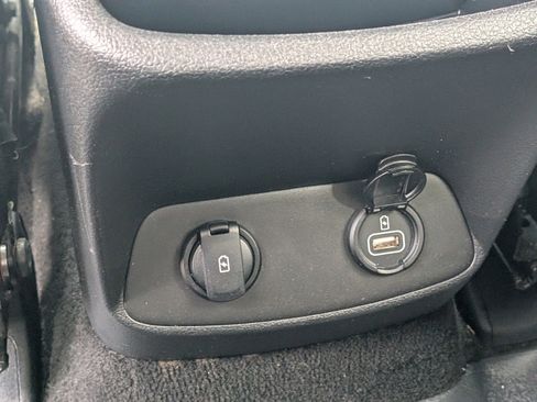 Used 2020 Hyundai Santa Fe SEL FWD image 16