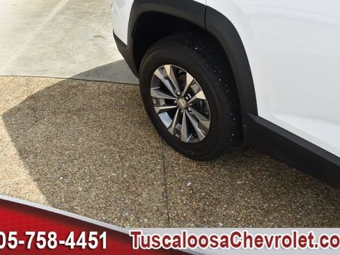 Used 2026 Chevrolet Equinox LT w/ Convenience Package II FWD image 14