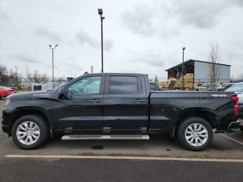 Used 2022 Chevrolet Silverado 1500 Custom image 3
