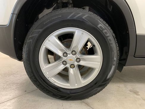 Used 2020 Chevrolet Trax LS w/ Tint and Cruise Package FWD image 23