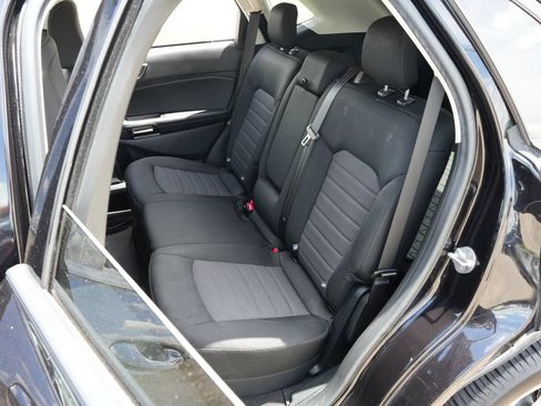 Used 2021 Ford Edge SE FWD image 17